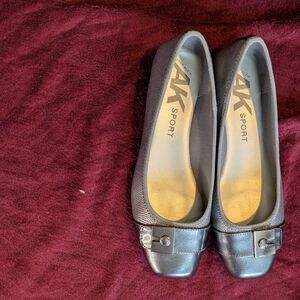 Anne Klein Sport women's silver gray ballet buckle cap toe flats 7M